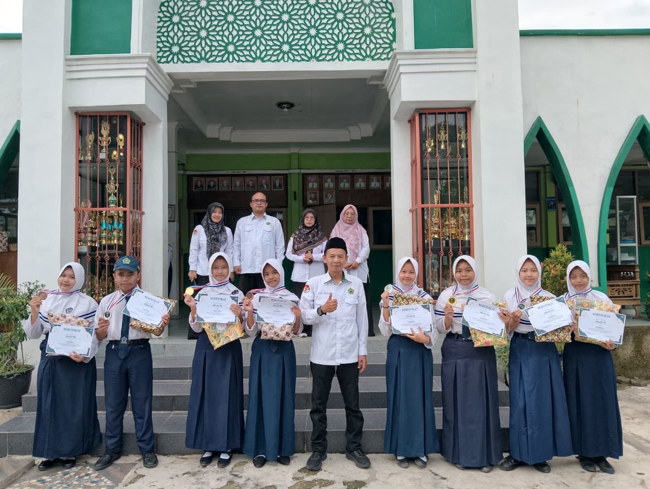 Pembagian Juara Kegiatan Ramadhan dan Voli